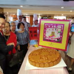 Wow! 38kg Giant Mooncake by Promenade Hotel