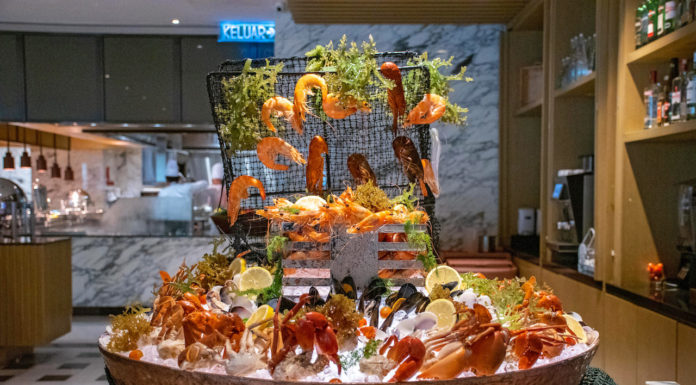 Dining – Seafood buffet and Longest Weekend High-Tea Buffet Hilton Kota Kinabalu